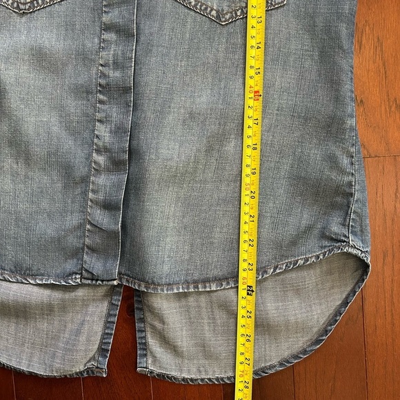 Cloth and Stone Denim Chambray Split Back Button Down Top Sz XS excellent cond - Picture 11 of 14